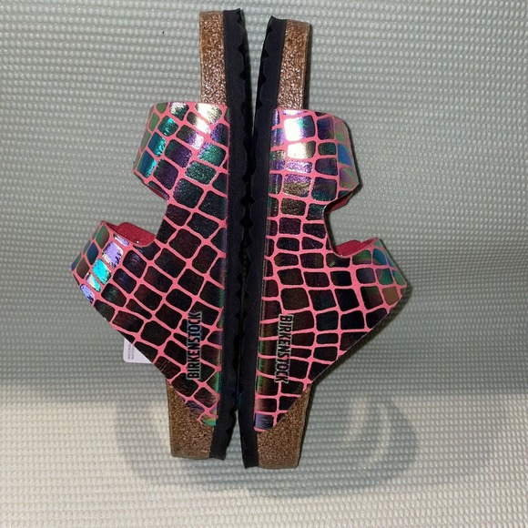 BIRKENSTOCK ARIZONA GATOR GLEAM RASPBERRY 2 BAND SANDALS NWT W40/9 Narrow - Picture 7 of 9